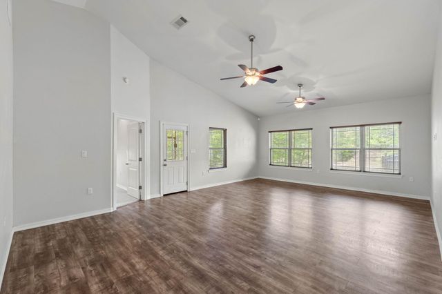 6000 Fiori Drive, Crestview, FL 32539