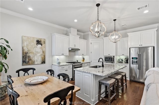 2816 Maroon Court, Bryan, TX 77807