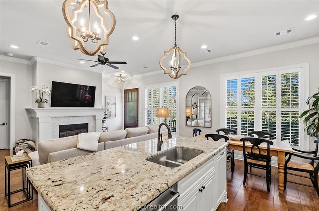 2816 Maroon Court, Bryan, TX 77807