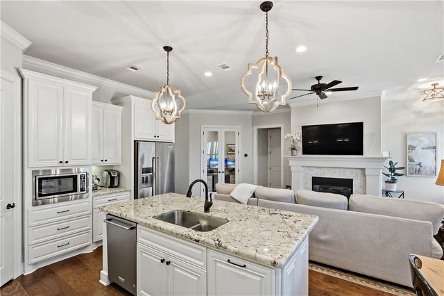 2816 Maroon Court, Bryan, TX 77807
