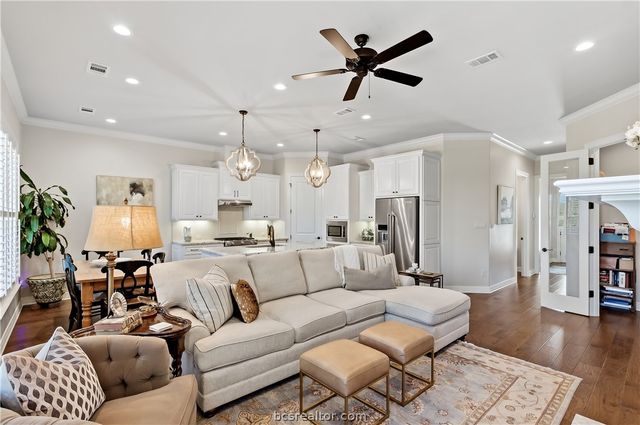 2816 Maroon Court, Bryan, TX 77807