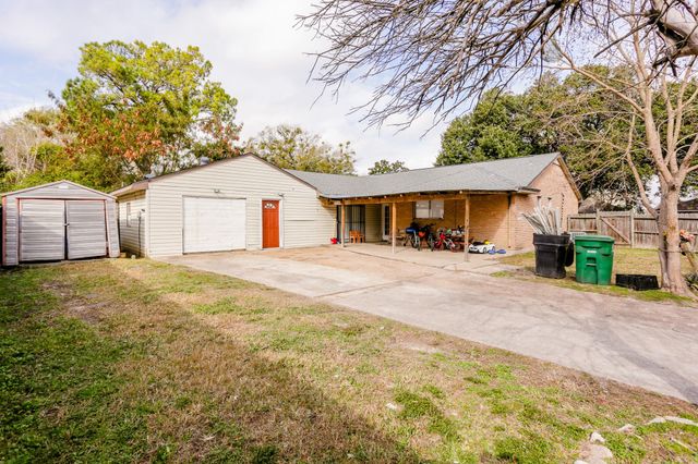 342 Casa Grande Drive B, Houston, TX 77060