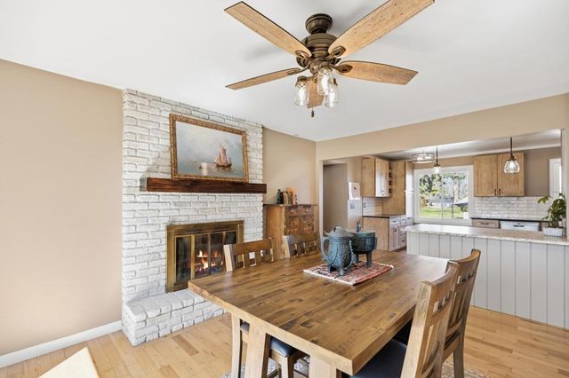 404 Cimarron Circle, Chanhassen, MN 55317