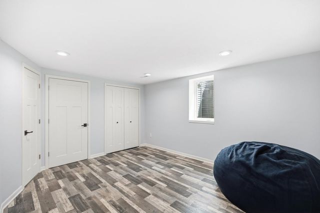 404 Cimarron Circle, Chanhassen, MN 55317