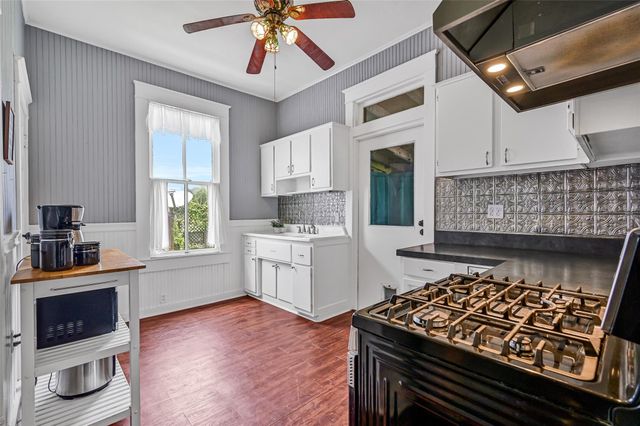 1518 21st Street, Galveston, TX 77550