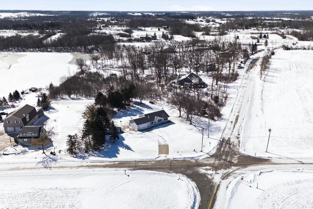27741 Kramer ROAD, Waterford, WI 53185