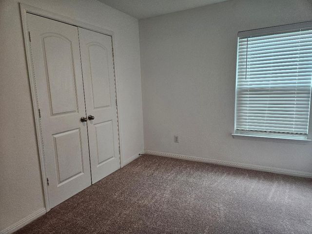 18216 Speculator LN, Elgin, TX 78621