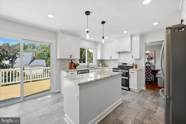 7901 MARYSIA CT, Springfield, VA 22153