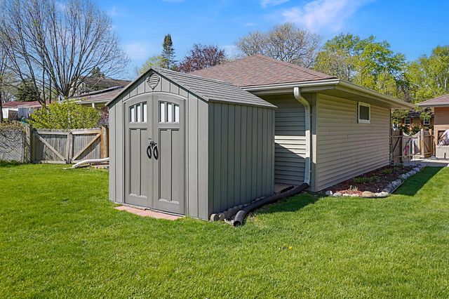 4266 78th STREET, Greenfield, WI 53220