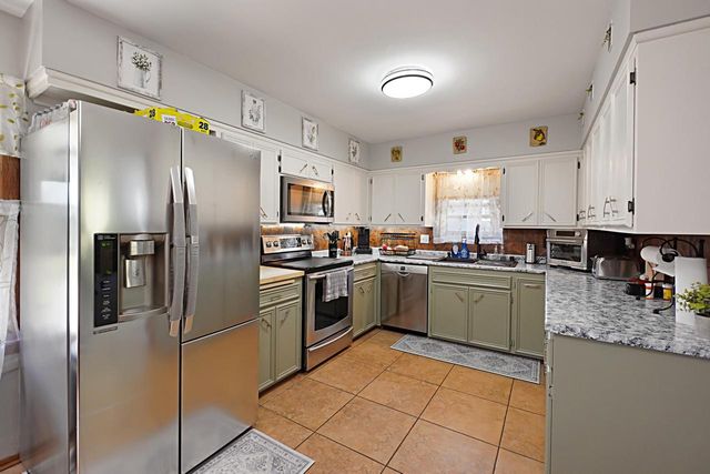 4266 78th STREET, Greenfield, WI 53220