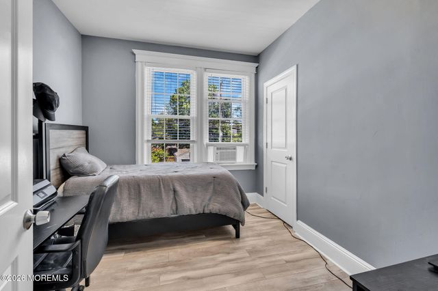 27 Oakwood Place, Keansburg, NJ 07734