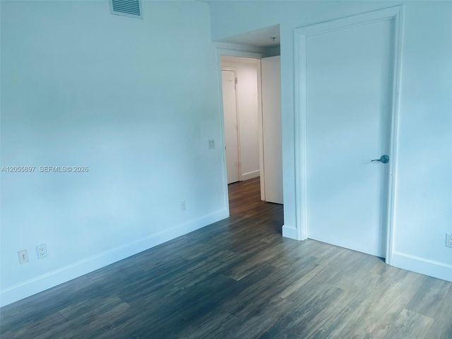 14951 Royal Oaks Lane 409, North Miami, FL 33181