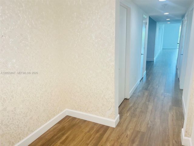 14951 Royal Oaks Lane 409, North Miami, FL 33181