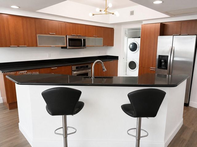 14951 Royal Oaks Lane 409, North Miami, FL 33181