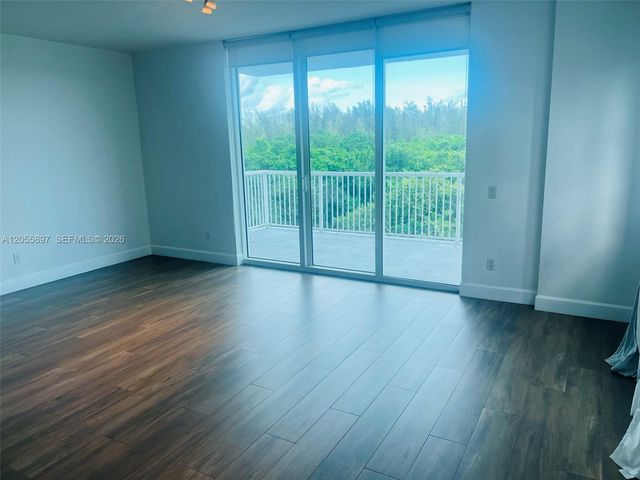 14951 Royal Oaks Lane 409, North Miami, FL 33181
