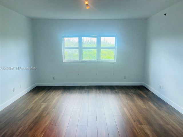 14951 Royal Oaks Lane 409, North Miami, FL 33181