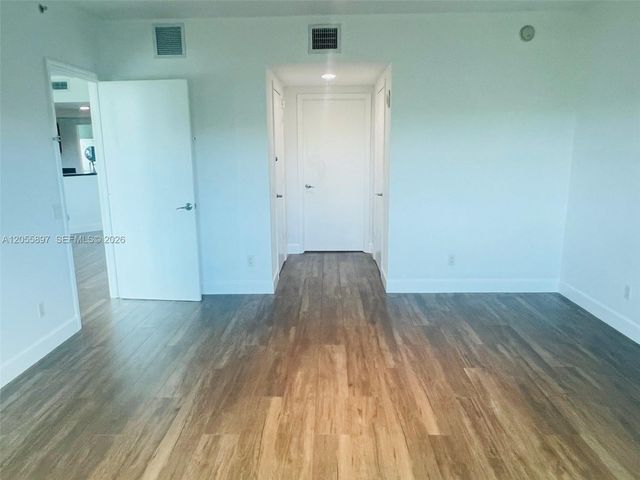 14951 Royal Oaks Lane 409, North Miami, FL 33181