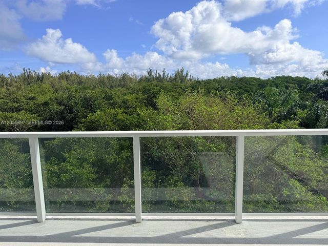 14951 Royal Oaks Lane 409, North Miami, FL 33181