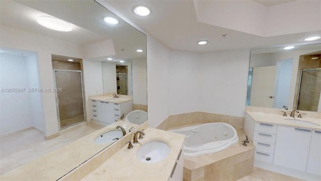 14951 Royal Oaks Lane 409, North Miami, FL 33181
