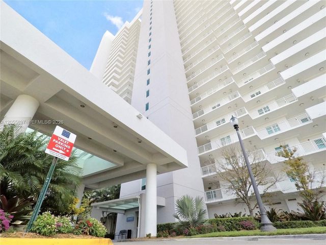14951 Royal Oaks Lane 409, North Miami, FL 33181