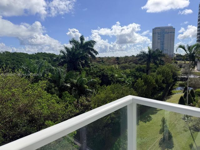 14951 Royal Oaks Lane 409, North Miami, FL 33181