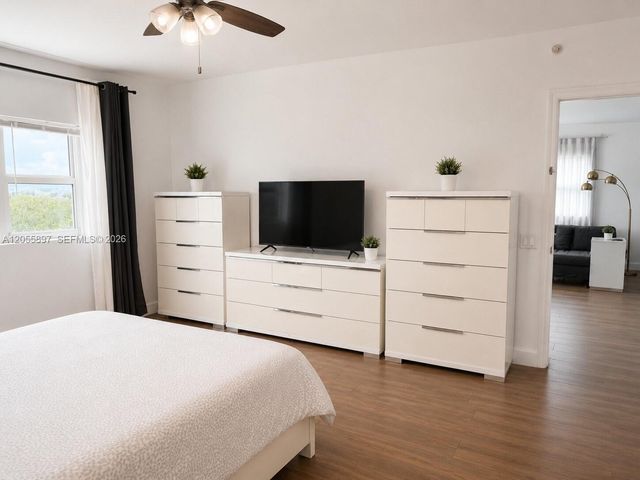 14951 Royal Oaks Lane 409, North Miami, FL 33181