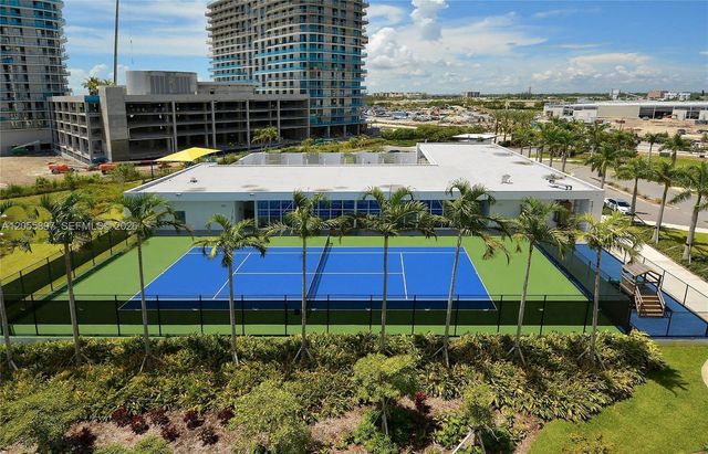 14951 Royal Oaks Lane 409, North Miami, FL 33181