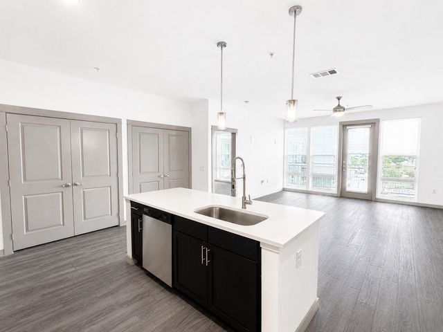 1111 N Durham Drive 620, Houston, TX 77008