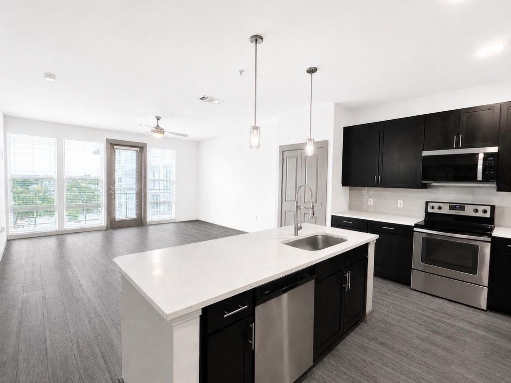 1111 N Durham Drive 620, Houston, TX 77008