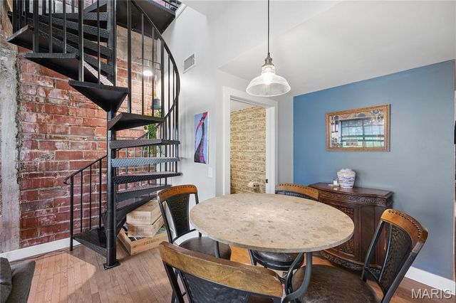 1831 Sidney Street L, St Louis, MO 63104
