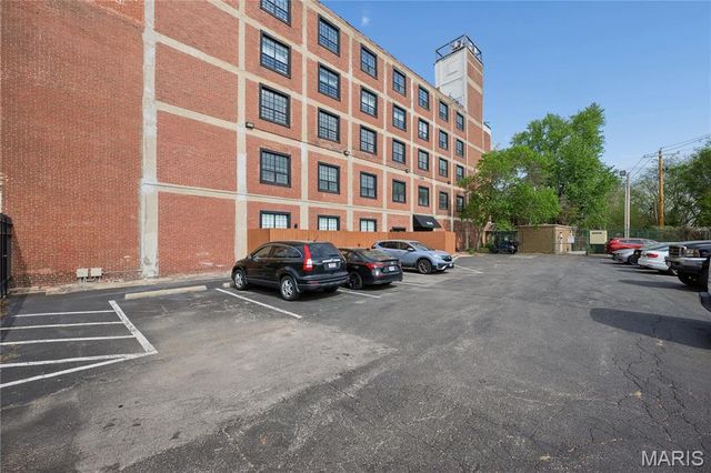 1831 Sidney Street L, St Louis, MO 63104