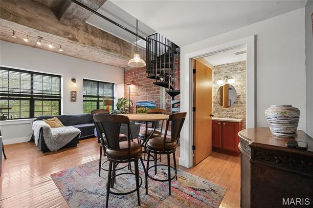 1831 Sidney Street L, St Louis, MO 63104