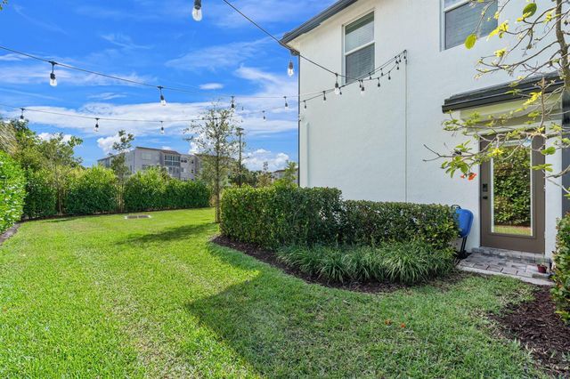 2906 Olivia Avenue, Lauderdale Lakes, FL 33311