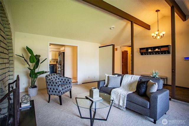 3949 SE 10th Place, Renton, WA 98058
