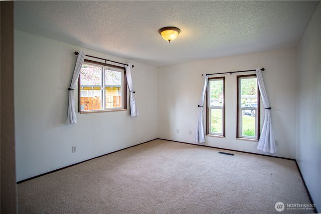 3949 SE 10th Place, Renton, WA 98058