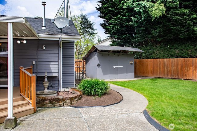 3949 SE 10th Place, Renton, WA 98058