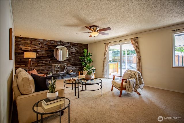 3949 SE 10th Place, Renton, WA 98058