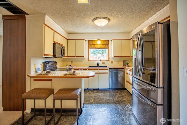3949 SE 10th Place, Renton, WA 98058