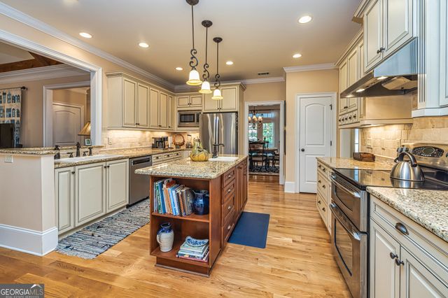 210 Mockingbird Lane, Brooks, GA 30205