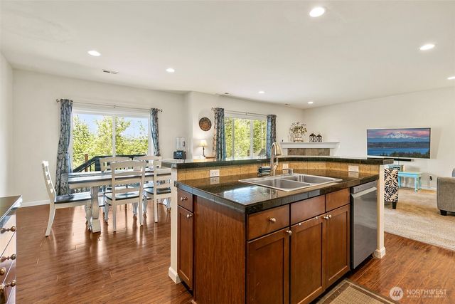 15216 79th Avenue E, Puyallup, WA 98375