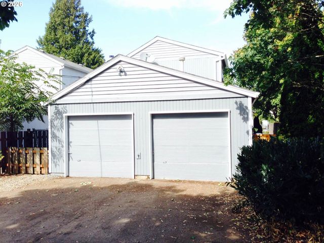 6822 Se WOODSTOCK Blvd, Portland, OR 97206