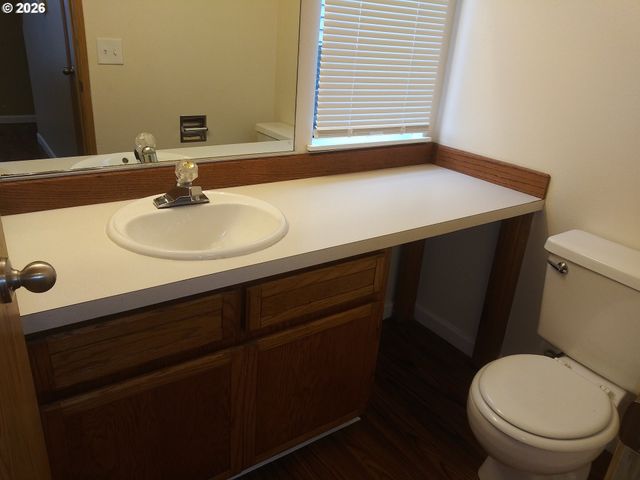 6822 Se WOODSTOCK Blvd, Portland, OR 97206