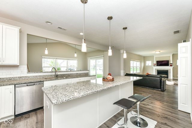 18377 Burton Way, Westfield, IN 46074