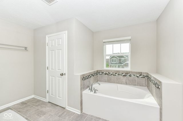 18377 Burton Way, Westfield, IN 46074