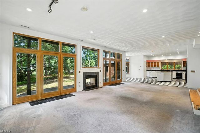 423 Hariton CT, Norfolk, VA 23505