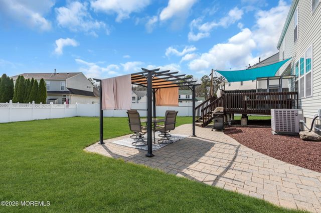 7 Branchwood Place, Bayville, NJ 08721
