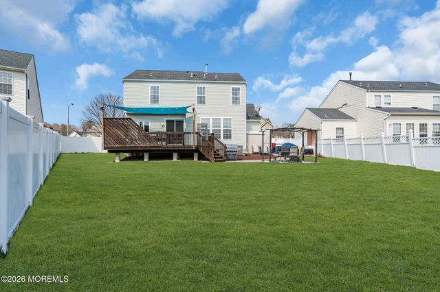 7 Branchwood Place, Bayville, NJ 08721