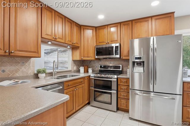 1664 Hanley Court, Birmingham, MI 48009