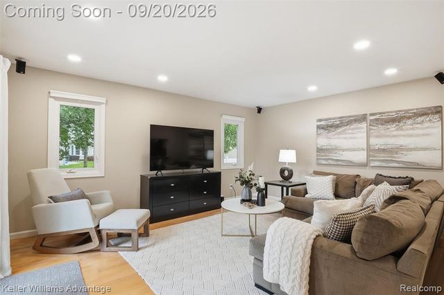 1664 Hanley Court, Birmingham, MI 48009