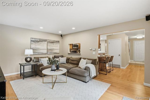 1664 Hanley Court, Birmingham, MI 48009